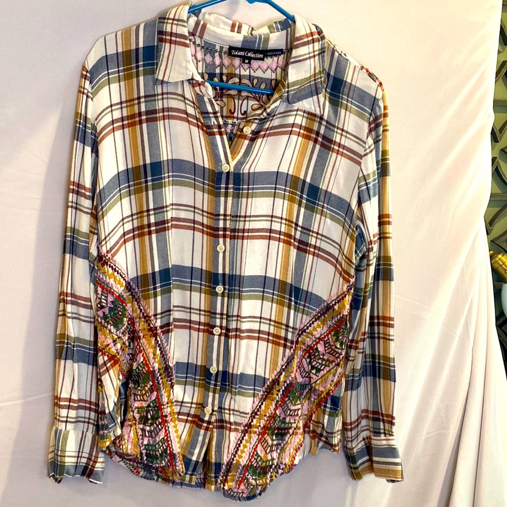 Tolani Embroidered Rayon Plaid Long Sleeve Button Down Medium.